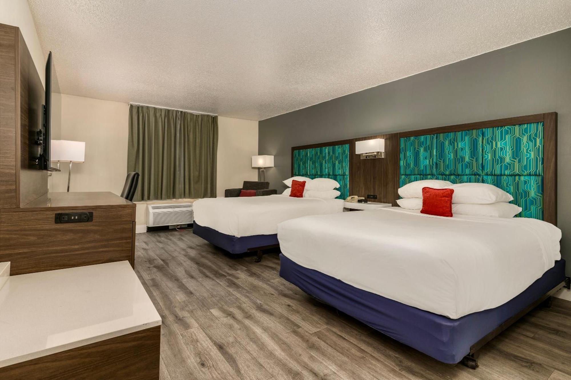 Red Lion Hotel Поукателоу Екстериор снимка