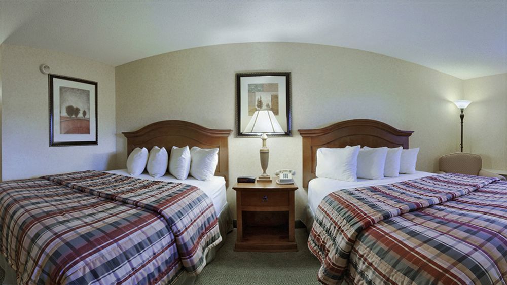 Red Lion Hotel Поукателоу Екстериор снимка