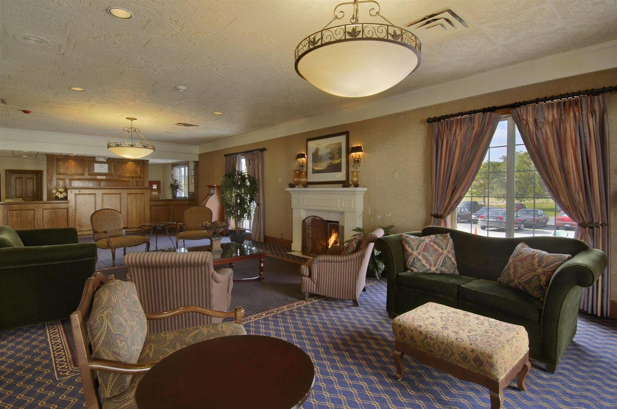 Red Lion Hotel Поукателоу Екстериор снимка