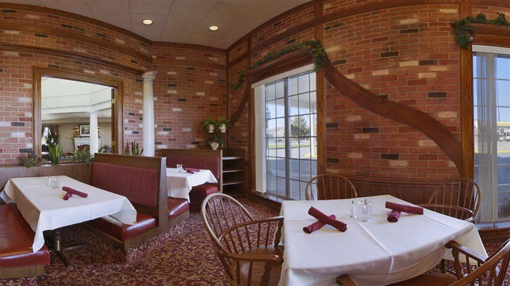 Red Lion Hotel Поукателоу Екстериор снимка