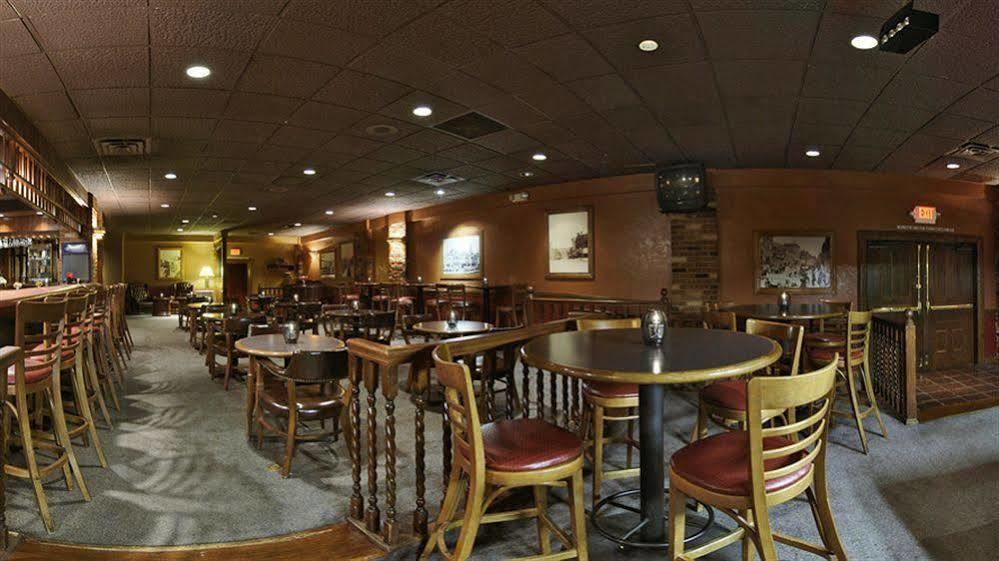 Red Lion Hotel Поукателоу Екстериор снимка